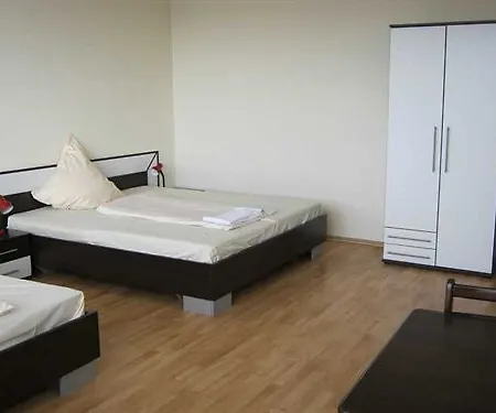 City Inn Pensión 2*