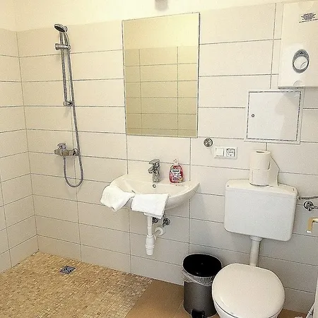 Pensión City Inn 2*
